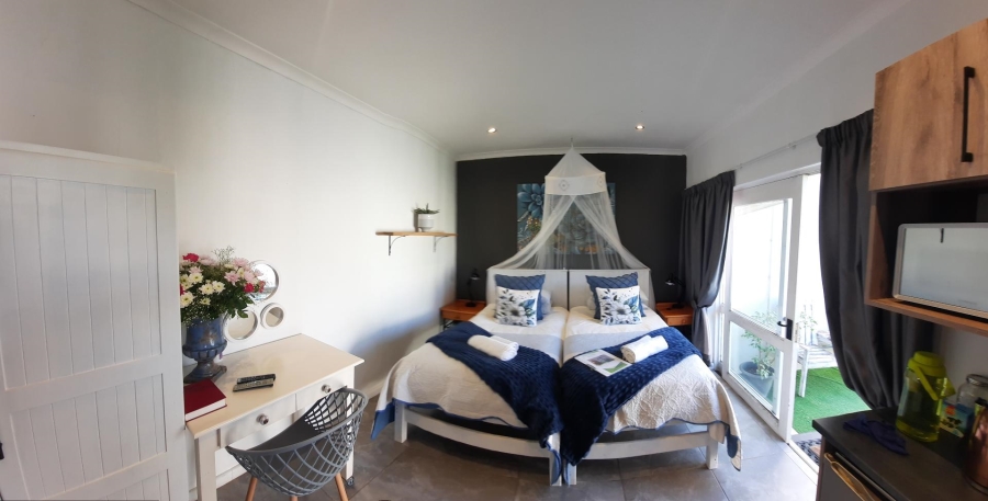 8 Bedroom Property for Sale in Summerstrand Eastern Cape